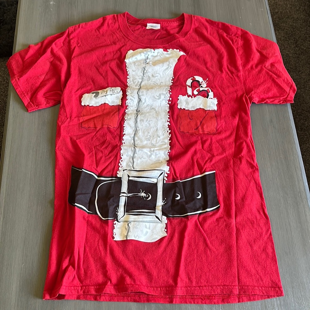 Men’s small Christmas t shirt